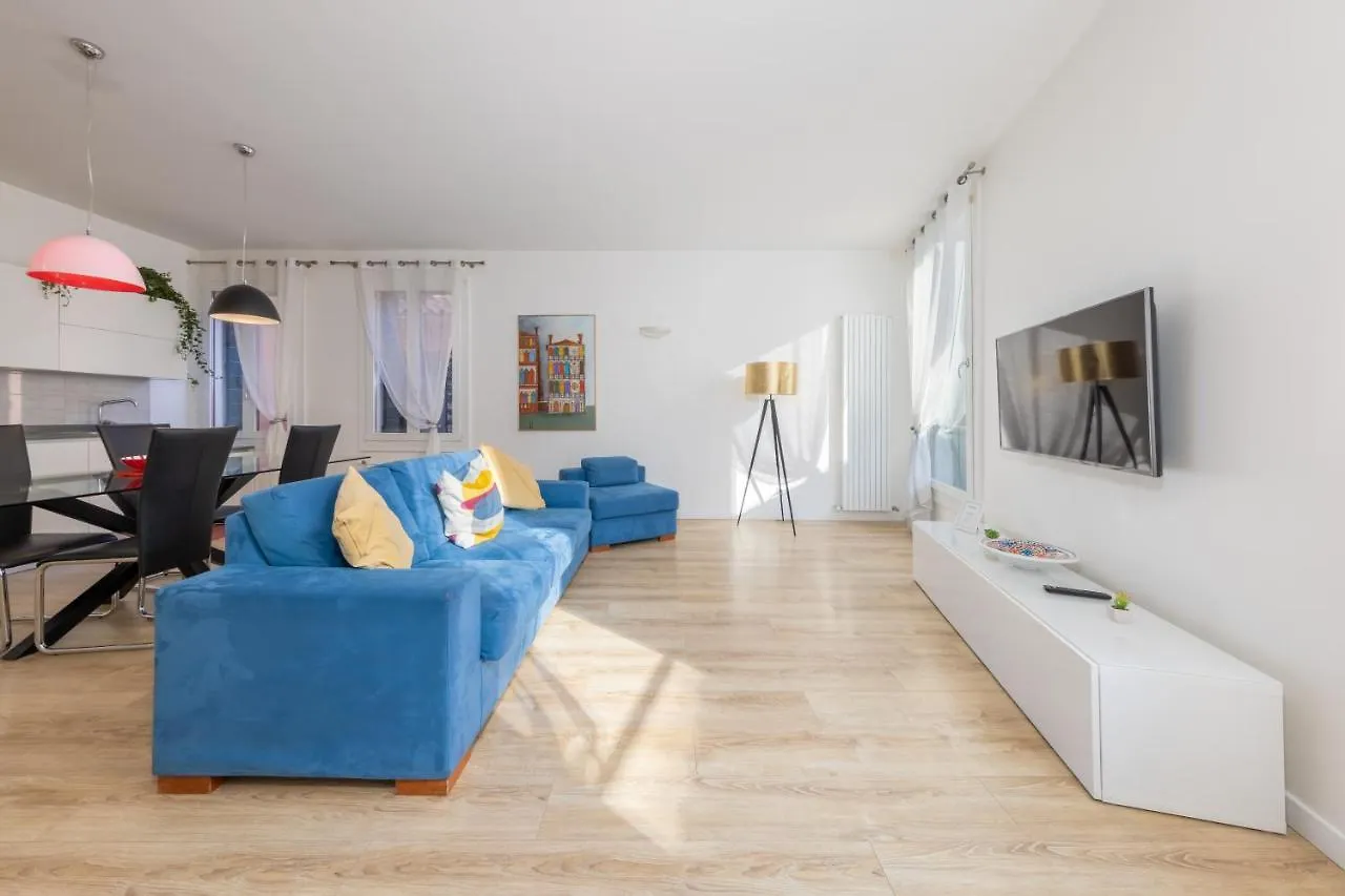 Rialto Bridge Luxury Apartment Venice