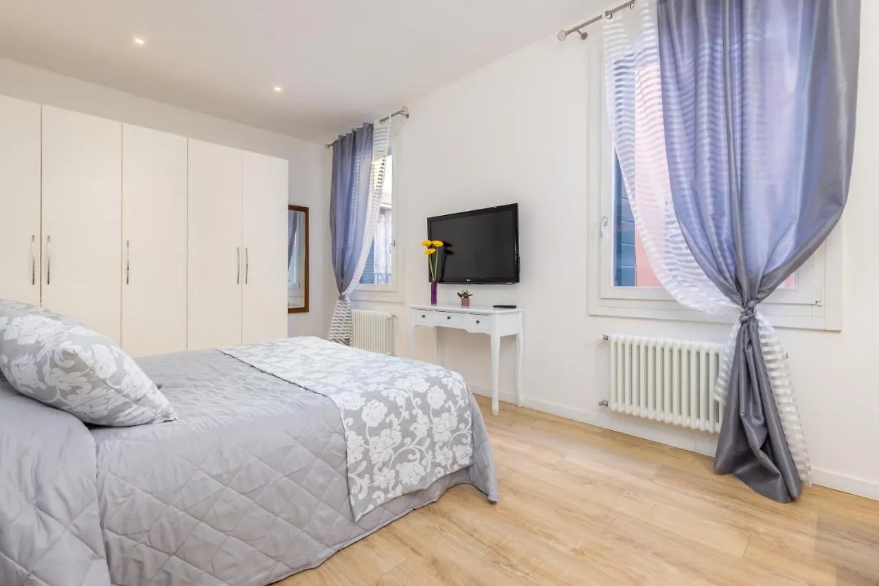 Rialto Bridge Luxury Apartment Venice