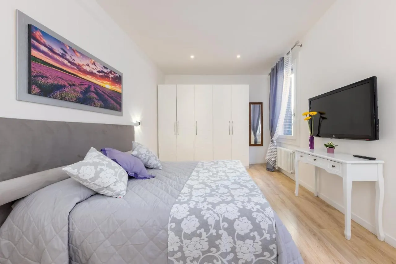 Rialto Bridge Luxury Apartment Venice 0*,