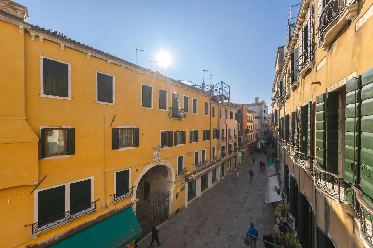 Rialto Bridge Luxury Apartment Venice Italy