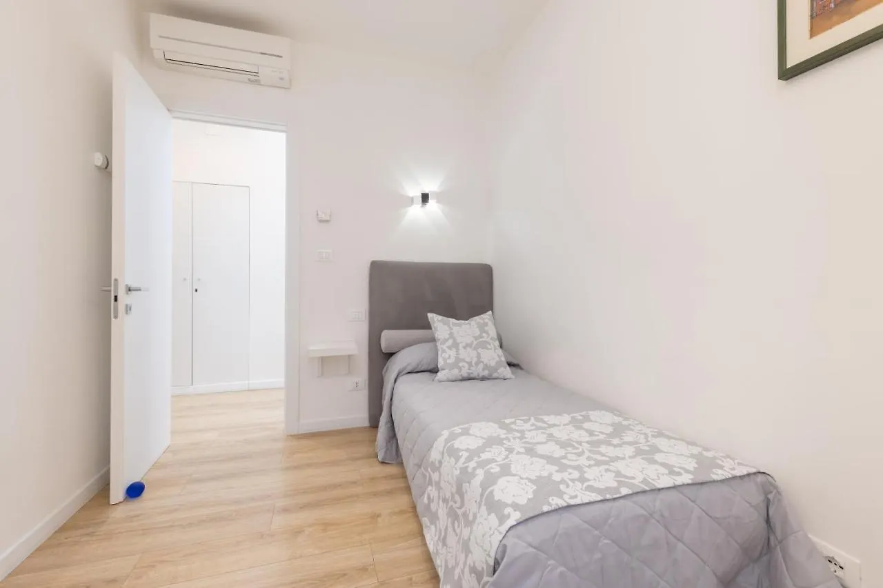 Rialto Bridge Luxury Apartment Venice